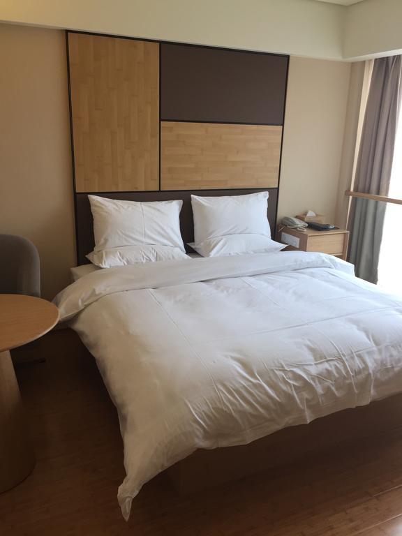 Ji Hotel Jinan Quancheng Square Rom bilde